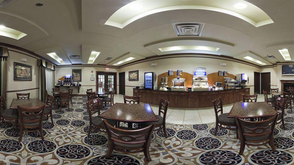 Holiday Inn Express Hotel & Suites Mcpherson By Ihg Zewnętrze zdjęcie