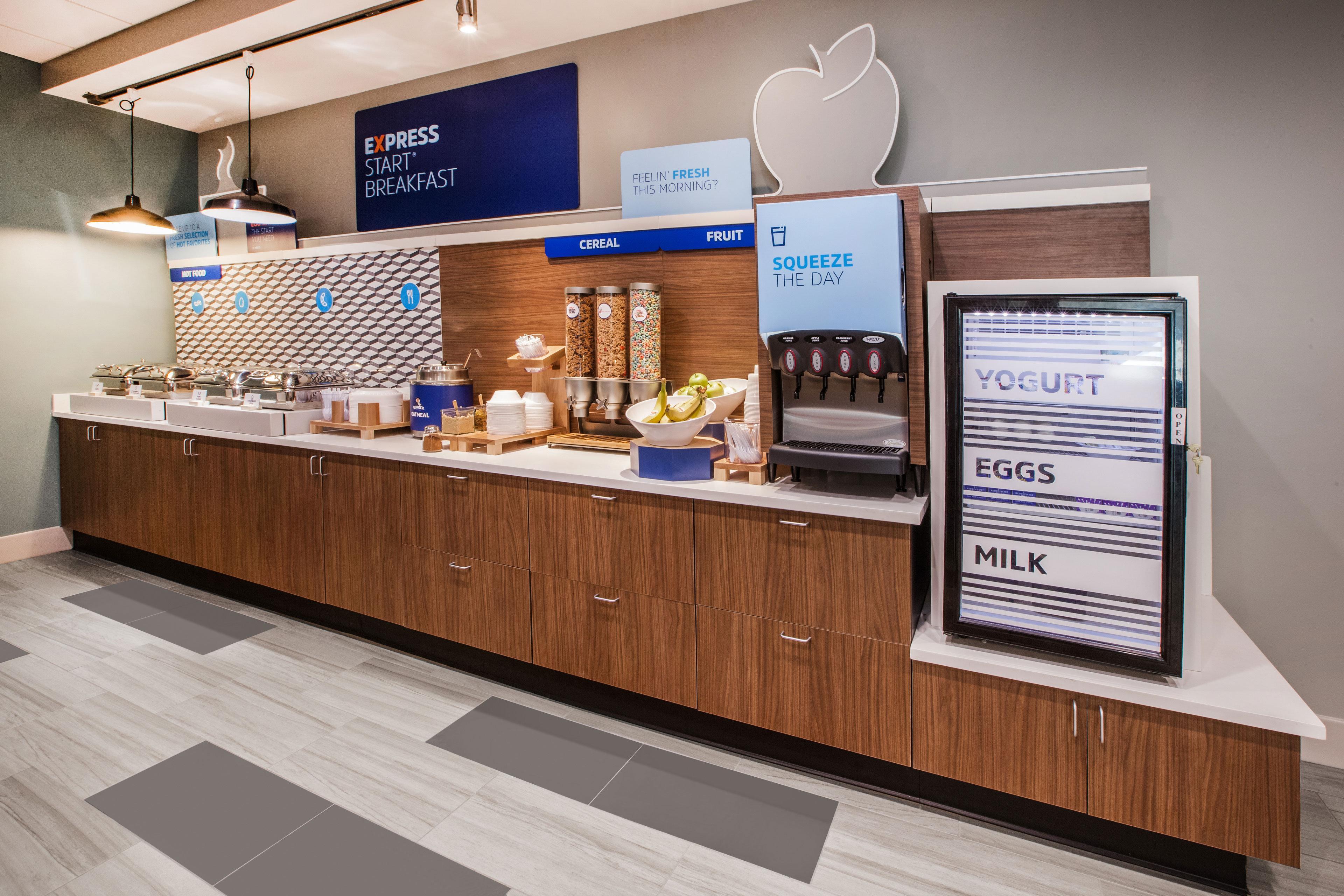 Holiday Inn Express Hotel & Suites Mcpherson By Ihg Zewnętrze zdjęcie