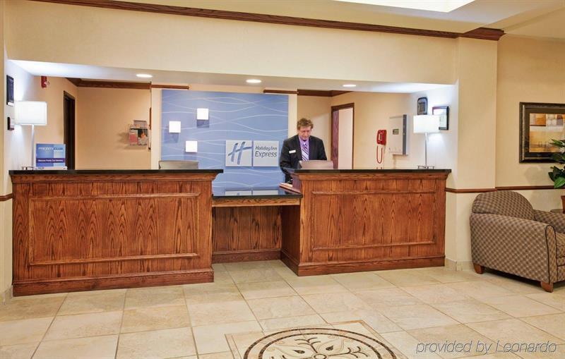 Holiday Inn Express Hotel & Suites Mcpherson By Ihg Zewnętrze zdjęcie